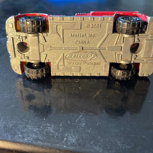 2001 Matchbox Water Pumper - Picture 5 of 7
